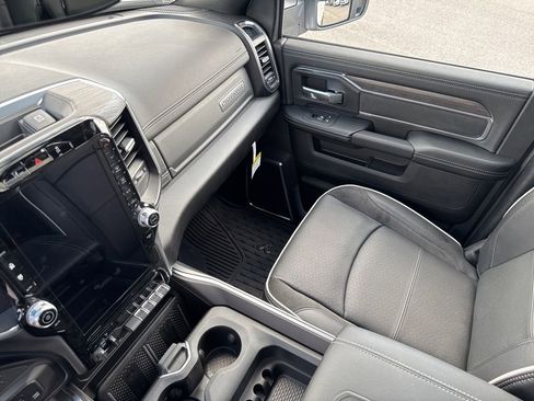 New 2025 RAM 2500 Laramie w/ Night Edition AWD/4WD image 37