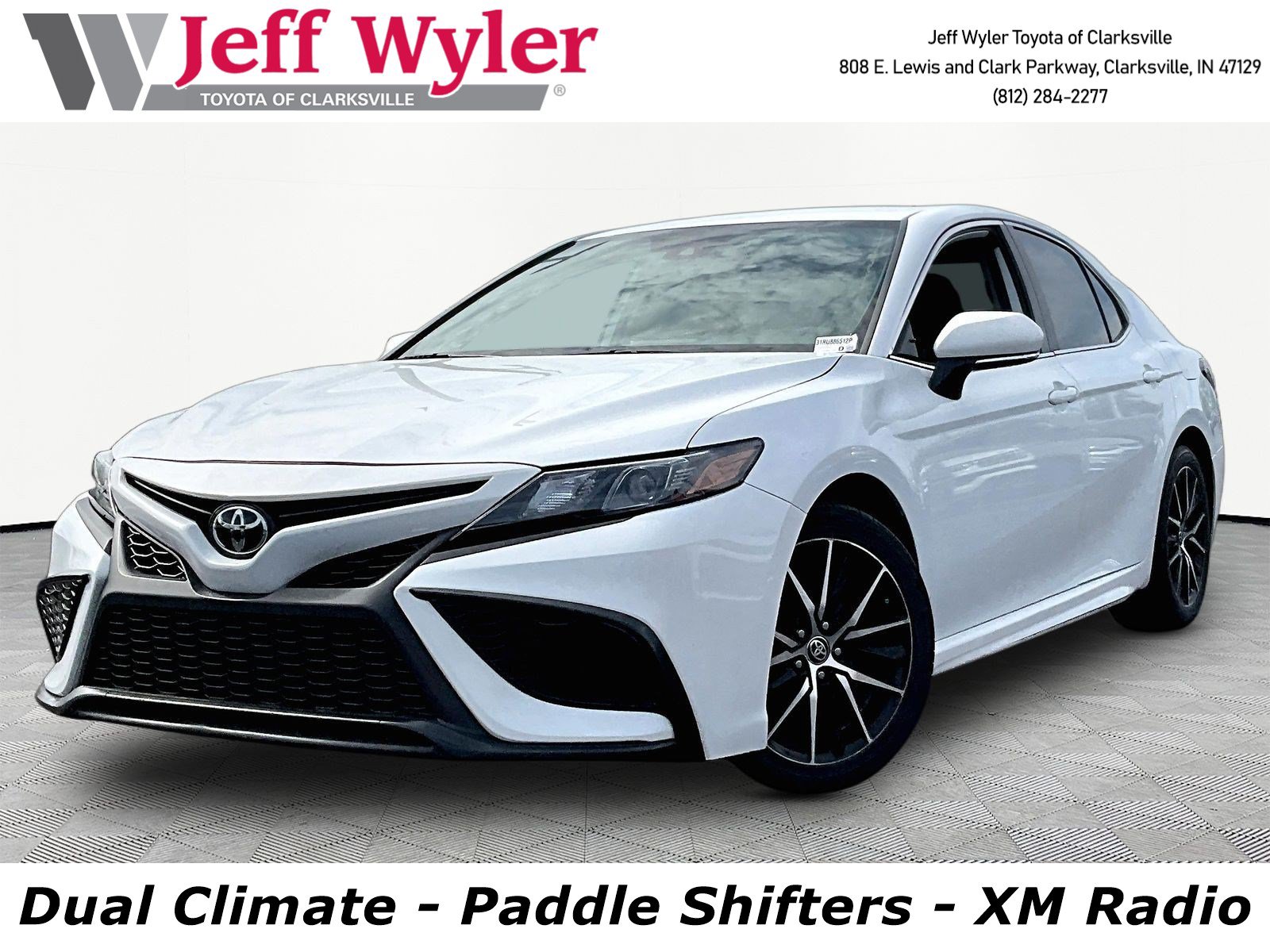 Used 2024 Toyota Camry SE FWD image 1