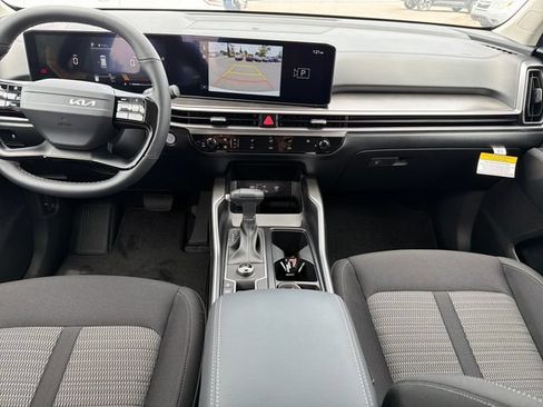 New 2026 Kia Sorento LX FWD image 9