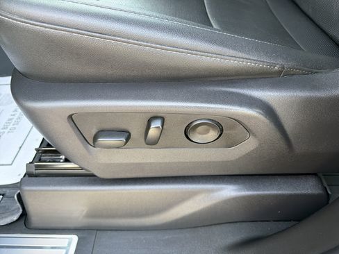 Used 2024 Chevrolet Silverado 2500 LTZ w/ LTZ Convenience Package AWD/4WD image 16