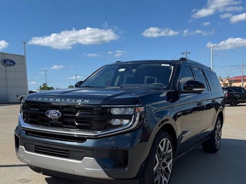 New 2025 Ford Expedition Max Platinum w/ Platinum Ultimate Package image 2