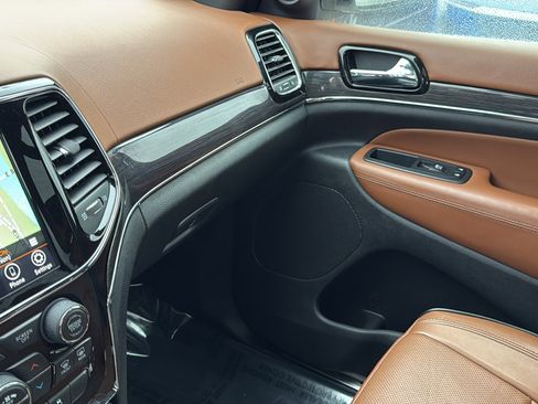 Used 2021 Jeep Grand Cherokee Overland image 24