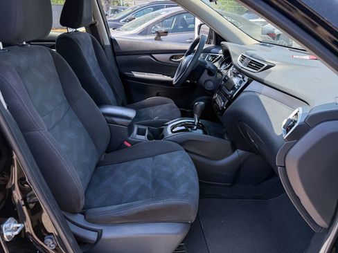 Used 2015 Nissan Rogue SV FWD image 9