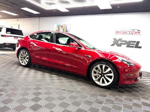 Used 2018 Tesla Model 3 Long Range AWD/4WD image 2