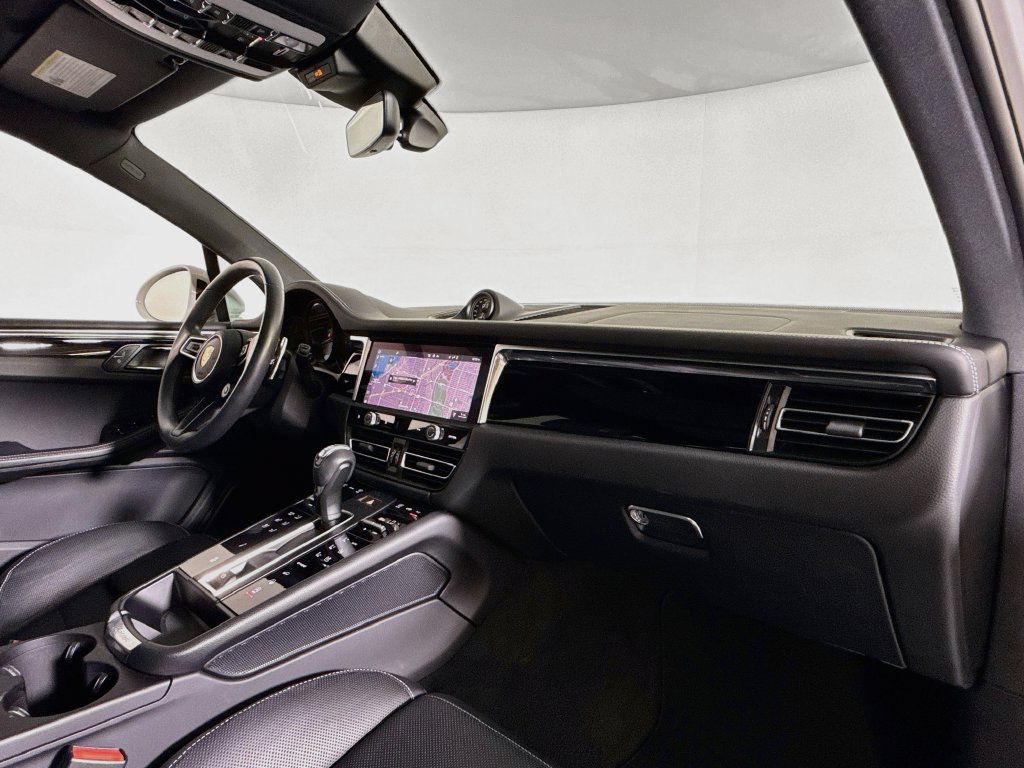Certified 2023 Porsche Macan S AWD/4WD image 17