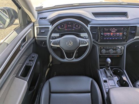 Used 2022 Volkswagen Atlas SE image 16