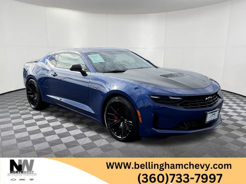 Used 2022 Chevrolet Camaro LT image 1