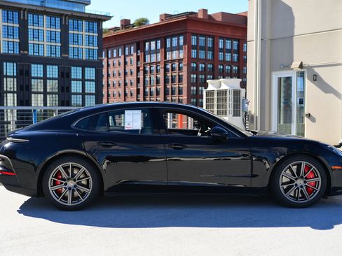 Certified 2026 Porsche Panamera Turbo image 8