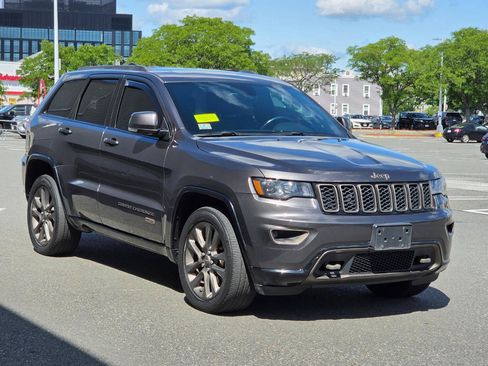 Used 2016 Jeep Grand Cherokee Limited 75th Anniversary AWD/4WD image 3