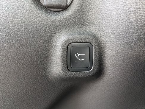 New 2026 Jeep Compass Limited w/ Sun, Sound & Navigation Group image 32