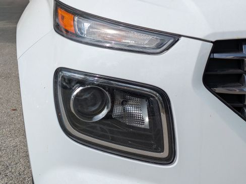 New 2026 Hyundai Venue SEL FWD image 10