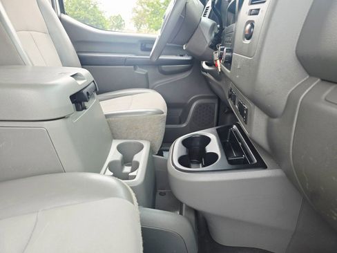 Used 2017 Nissan NV 2500 SV w/ Technology Package image 30