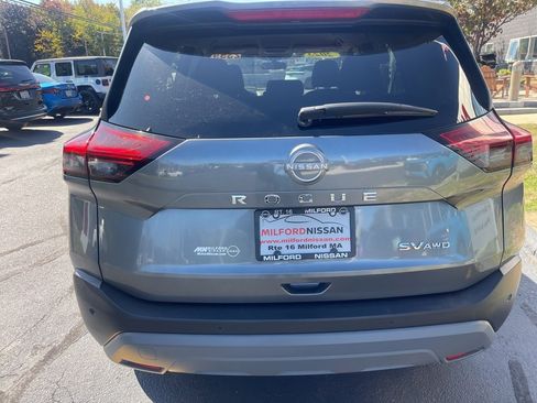 Certified 2023 Nissan Rogue SV image 4