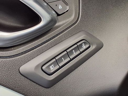 Used 2022 Chevrolet Camaro SS RWD image 25