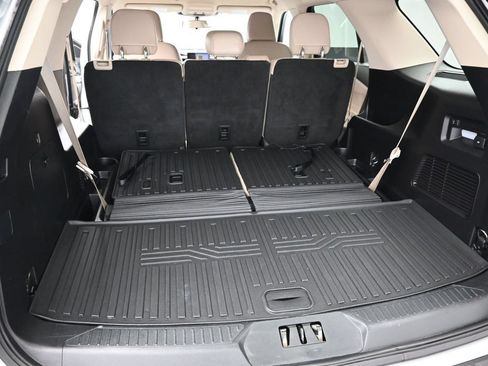 Certified 2021 Ford Explorer XLT w/ Equipment Group 202A AWD/4WD image 10