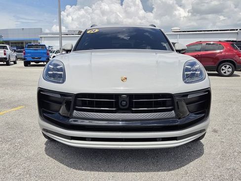 Used 2024 Porsche Macan AWD/4WD image 2