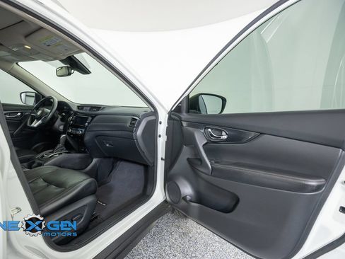 Used 2019 Nissan Rogue SL w/ Premium Package AWD/4WD image 39