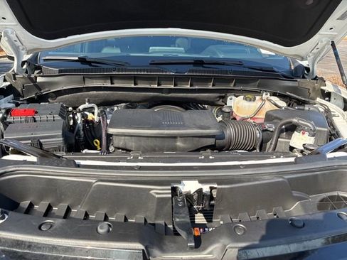 Used 2024 Chevrolet Suburban High Country image 19