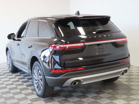 Used 2023 Lincoln Corsair Reserve image 3