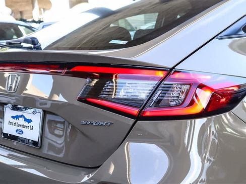 Used 2025 Honda Civic Sport image 9
