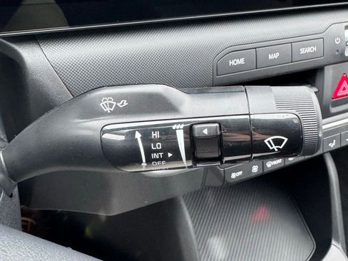 New 2025 Kia K4 LXS image 17