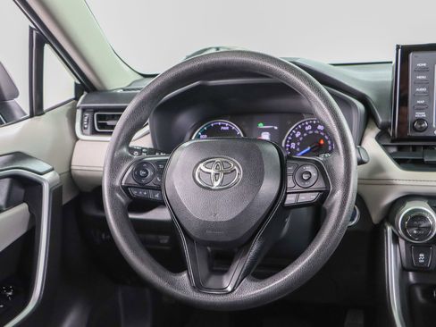 Used 2020 Toyota RAV4 XLE image 12