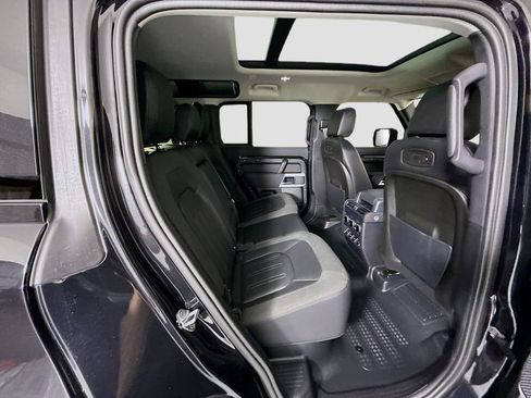 Used 2020 Land Rover Defender 110 SE image 22