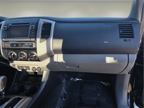 Used 2013 Toyota Tacoma 4x4 Access Cab V6 w/ SR5 Pkg image 29