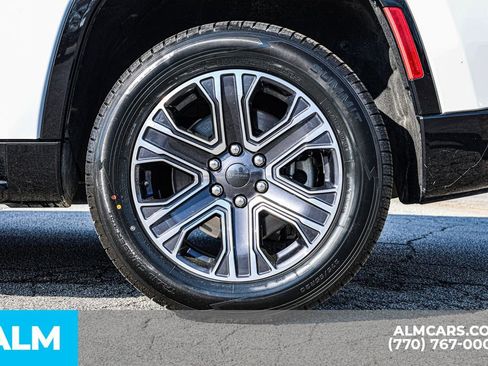 Used 2024 Jeep Wagoneer Series II w/ Flexible Seating Group image 17