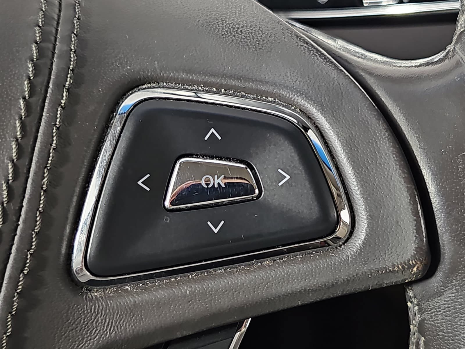 Used 2019 Lincoln MKZ Premiere FWD image 17