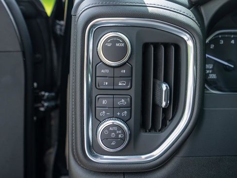 Used 2020 GMC Sierra 1500 Elevation w/ Elevation Value Package AWD/4WD image 15