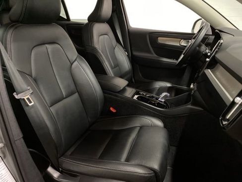 Used 2025 Volvo XC40 B5 Plus AWD/4WD image 86