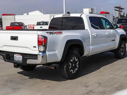 Certified 2023 Toyota Tacoma TRD Off-Road AWD/4WD image 7