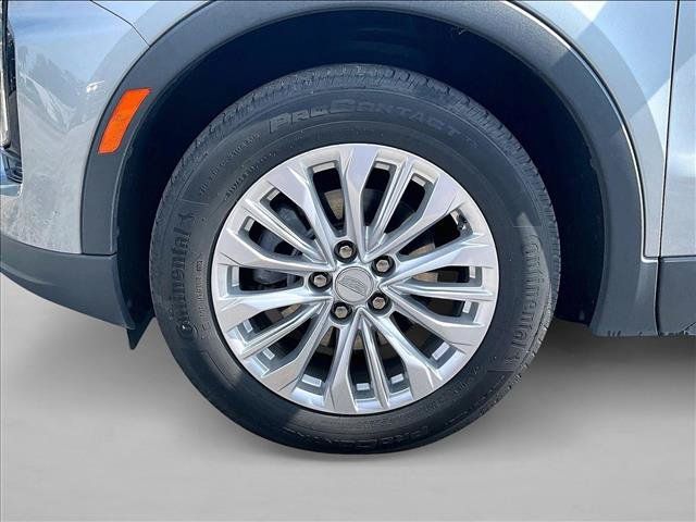 Used 2024 Cadillac XT4 Luxury w/ Cold Weather Package FWD image 10