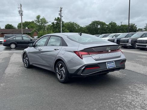Certified 2025 Hyundai Elantra Sport FWD image 7