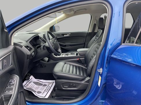 Used 2024 Ford Edge SEL w/ Convenience Package AWD/4WD image 3