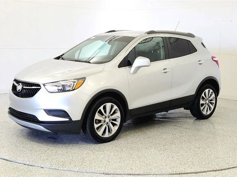 Used 2020 Buick Encore Preferred image 3