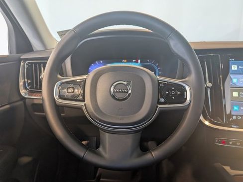 Used 2024 Volvo V60 B5 Cross Country Plus image 17