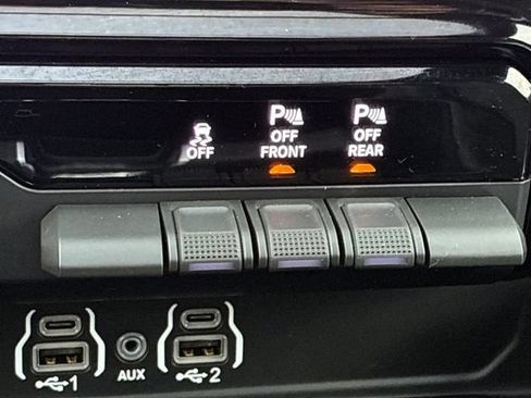 Used 2025 RAM 1500 Big Horn AWD/4WD image 34