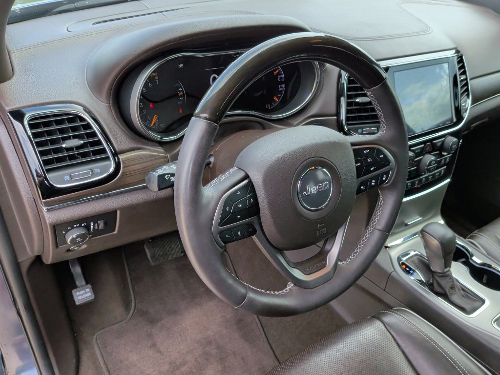 Used 2019 Jeep Grand Cherokee Overland AWD/4WD image 15