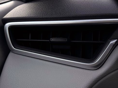 Used 2023 Toyota Corolla Cross L image 26