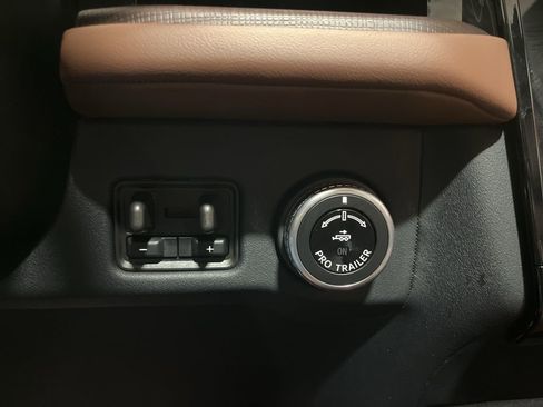 Used 2025 Lincoln Navigator L Reserve image 39