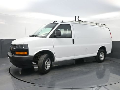 Used 2020 Chevrolet Express 2500 w/ Driver Convenience Package image 17