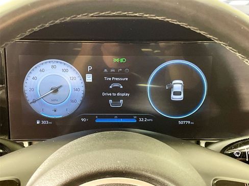 Used 2024 Hyundai Elantra Limited FWD image 20