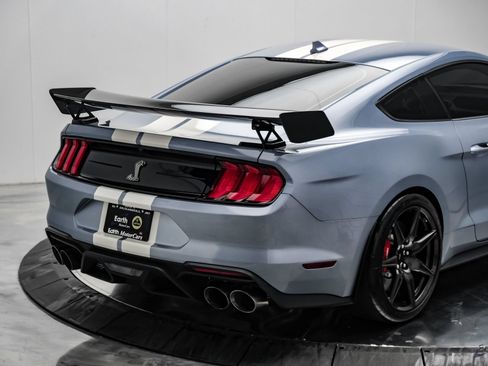 Used 2022 Ford Mustang Shelby GT500 w/ Carbon Fiber Track Pack RWD image 22