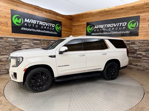 Used 2023 GMC Yukon SLT w/ SLT Premium Package AWD/4WD image 4