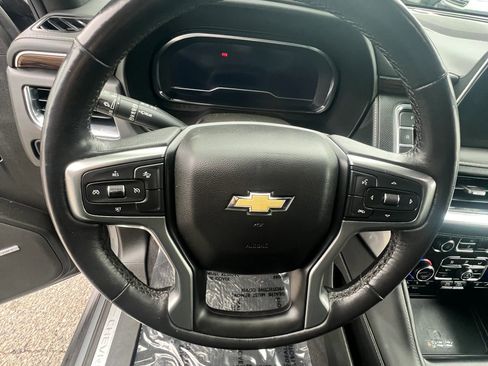 Used 2022 Chevrolet Suburban Premier image 14