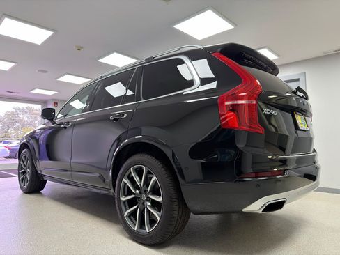 Used 2018 Volvo XC90 T6 Momentum w/ Convenience Package AWD/4WD image 5