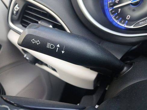 Used 2024 Chrysler Pacifica Touring-L image 21