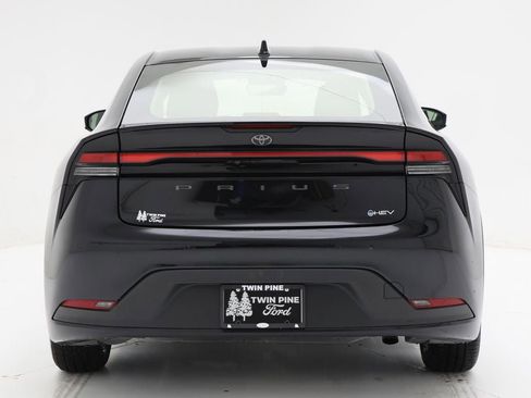 Used 2024 Toyota Prius LE image 9